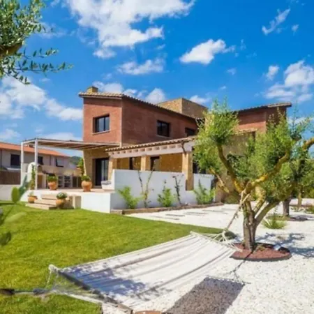 Independiente Con Piscina En Feriehus Vall-Llobrega